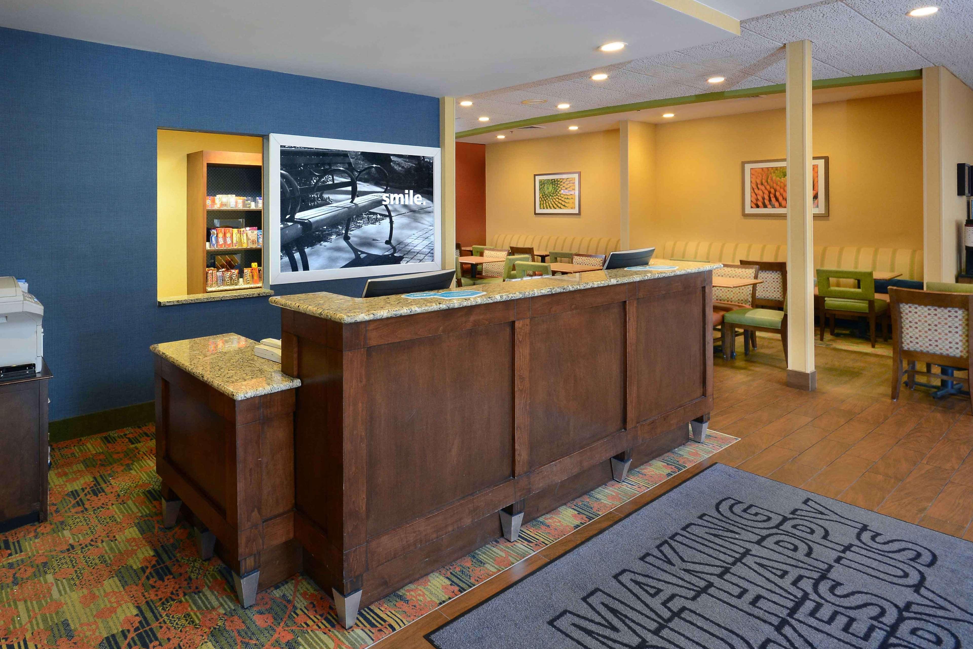 Hampton Inn Fayetteville Fort Bragg Exterior foto